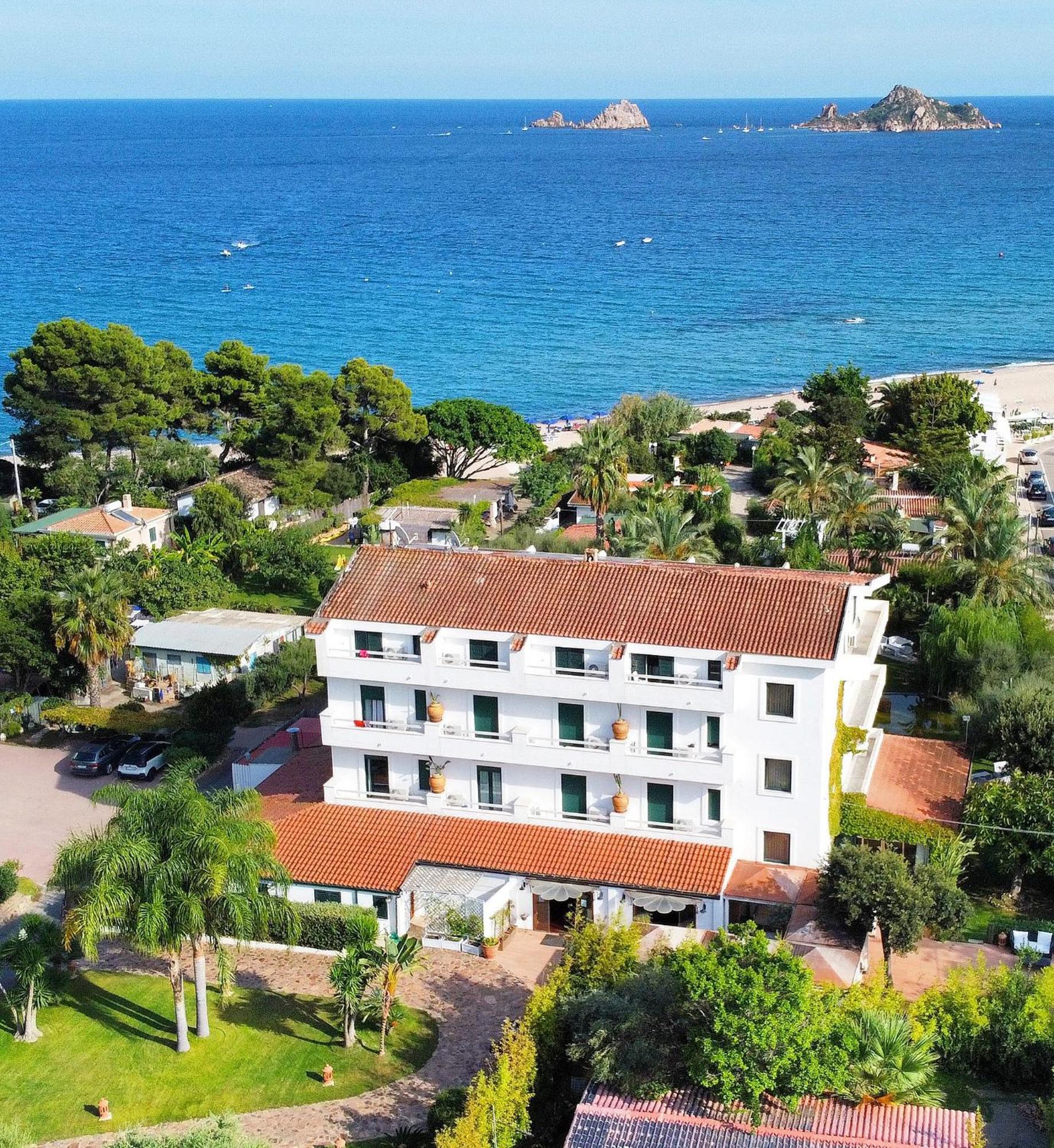 Hotel Mediterraneo Санта-Марія-Наваррезе Екстер'єр фото